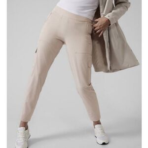 Athleta Chelsea Cargo Lined Pant Size 6 Abalone Grey City Pants Comfy